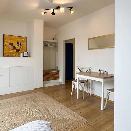 Sunny Side City Apartment